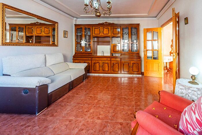 Casas en venta y pisos alquiler - 2