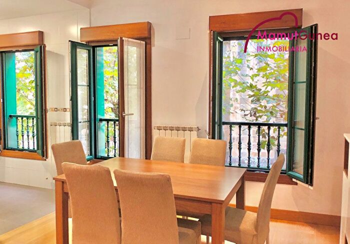 Casas en venta y pisos alquiler - 3