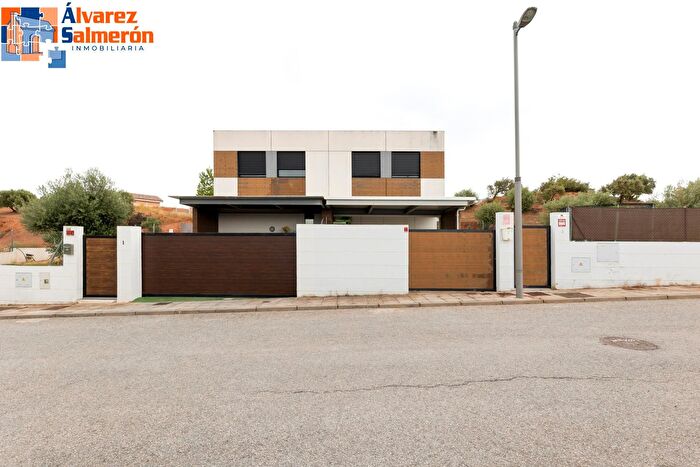 Casas en venta y pisos alquiler - 3