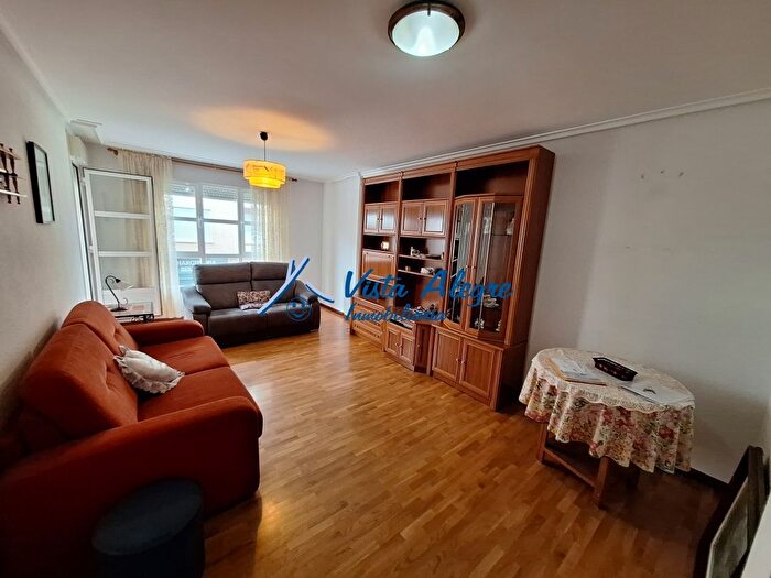 Casas en venta y pisos alquiler - 1