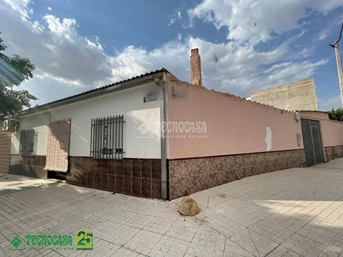 Casas en venta y pisos alquiler - 1