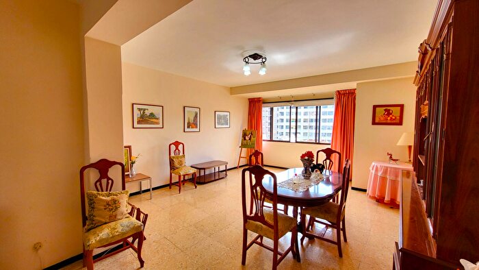 Casas en venta y pisos alquiler - 2
