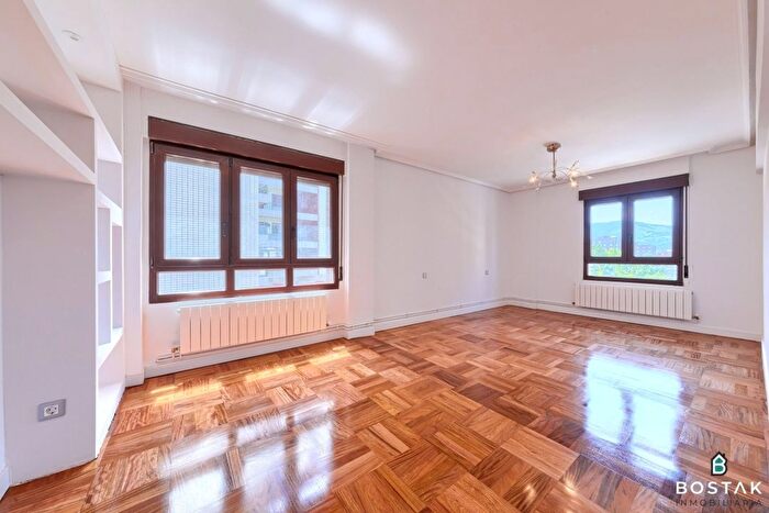 Casas en venta y pisos alquiler - 1