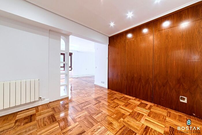 Casas en venta y pisos alquiler - 3