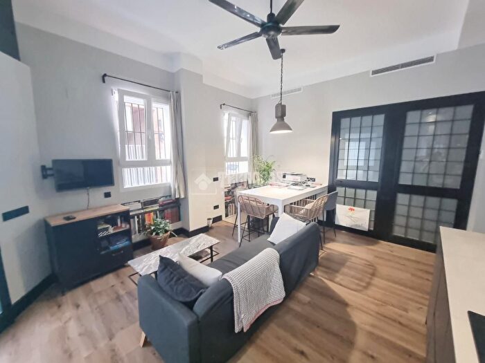 Casas en venta y pisos alquiler - 1
