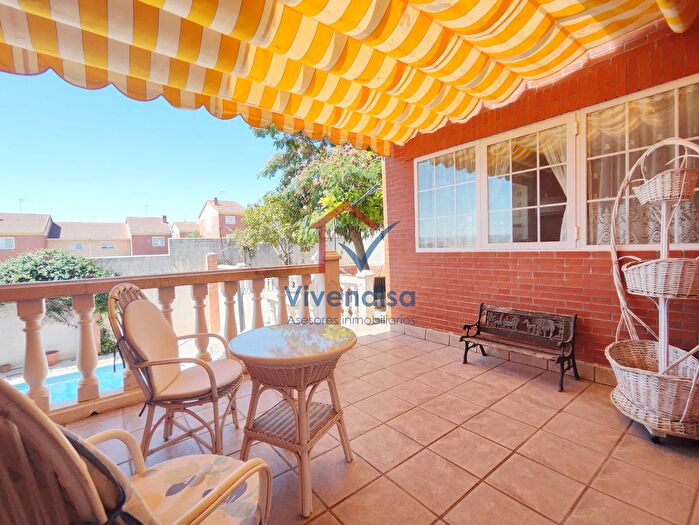 Casas en venta y pisos alquiler - 1