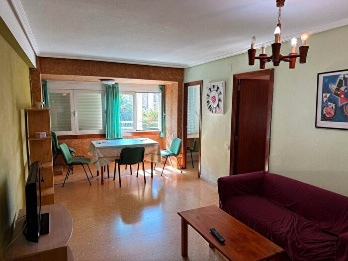 Casas en venta y pisos alquiler - 1