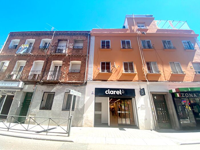 Casas en venta y pisos alquiler - 1