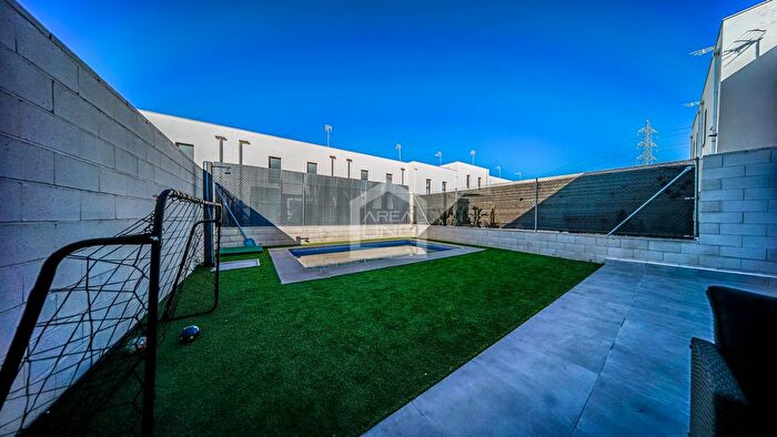 Casas en venta y pisos alquiler - 3