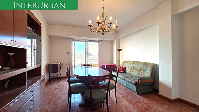 Casas en venta y pisos alquiler - 1