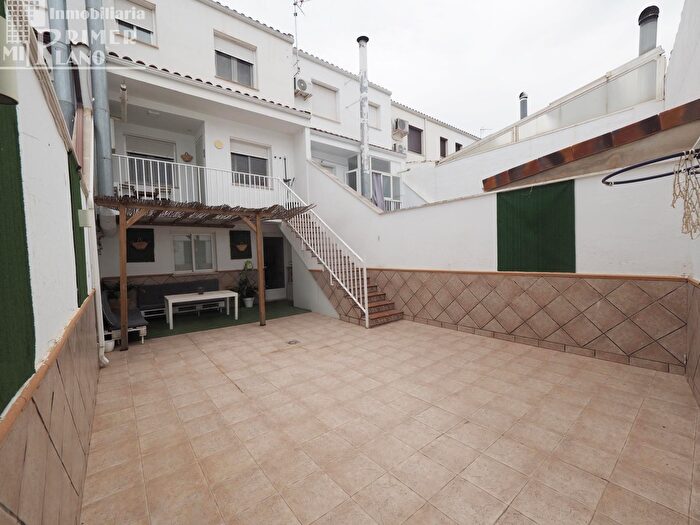 Casas en venta y pisos alquiler - 1