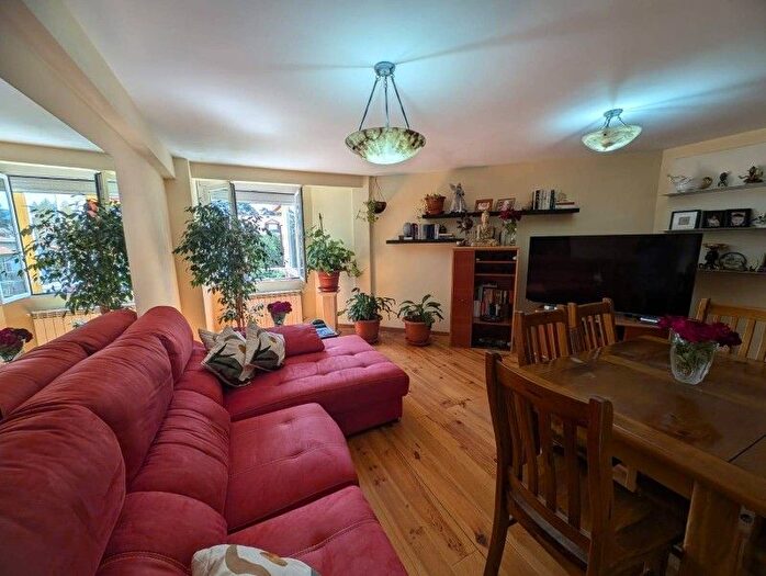 Casas en venta y pisos alquiler - 2