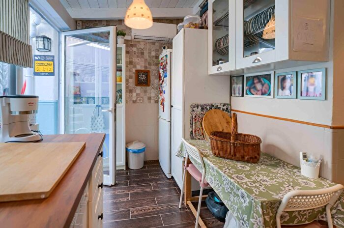 Casas en venta y pisos alquiler - 3