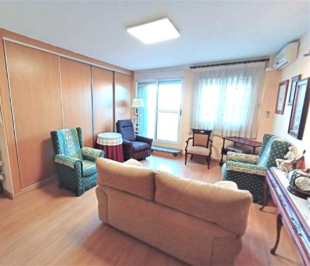 Casas en venta y pisos alquiler - 1