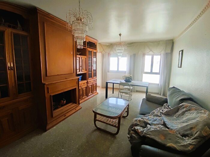 Casas en venta y pisos alquiler - 1