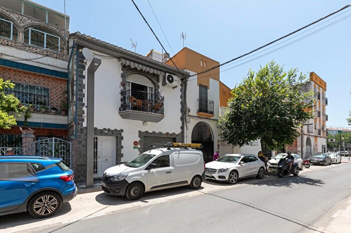 Casa en venta en Maracena, Granada de 4 habitaciones