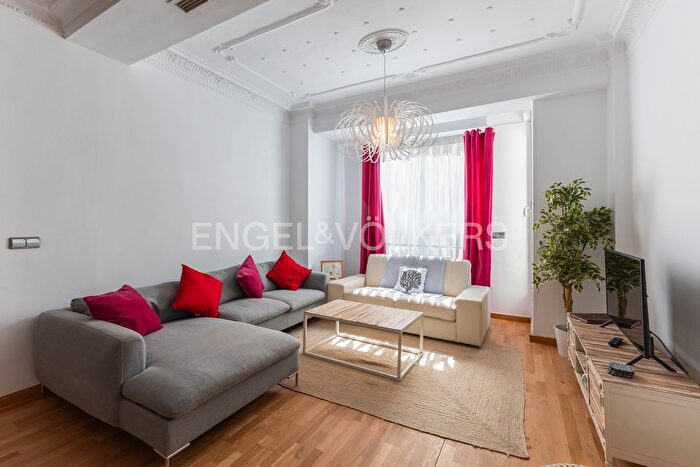 Casas en venta y pisos alquiler - 2
