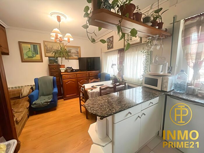 Casas en venta y pisos alquiler - 3