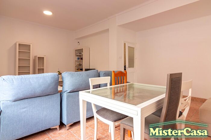 Casas en venta y pisos alquiler - 3