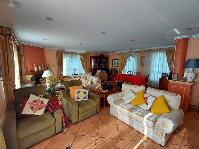 Casas en venta y pisos alquiler - 3