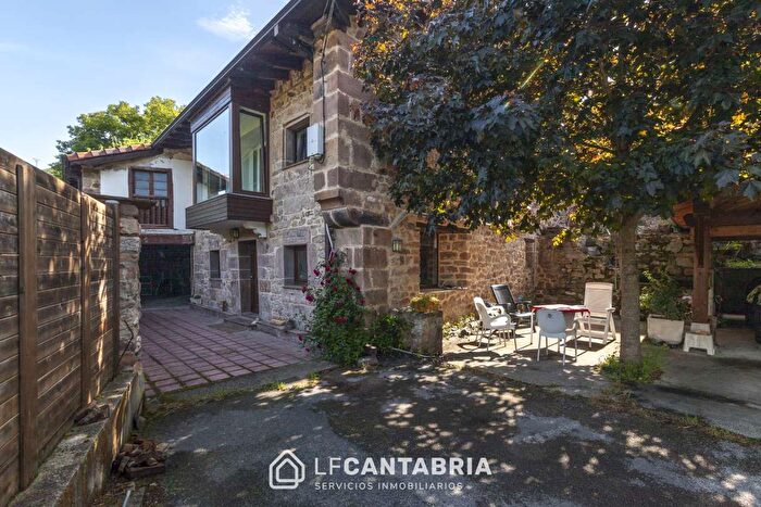 Casa en venta en Pesquera, Cantabria de 5 habitaciones