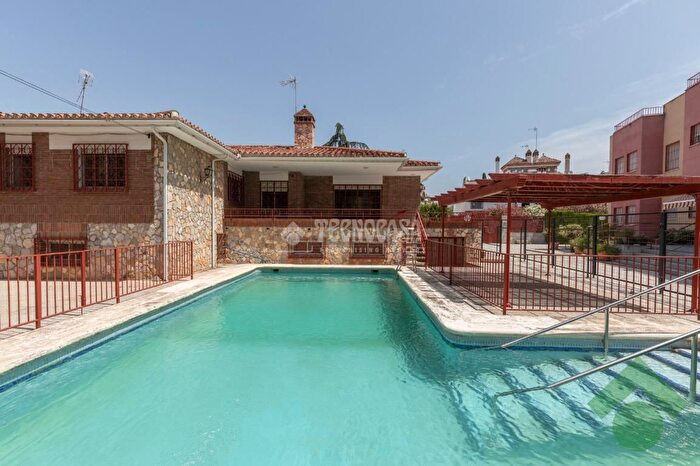 Casas en venta y pisos alquiler - 1