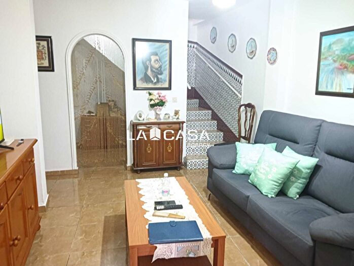 Casas en venta y pisos alquiler - 3