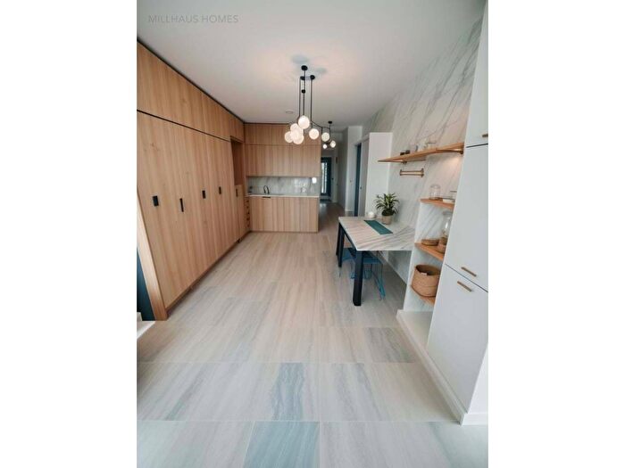 Casas en venta y pisos alquiler - 1