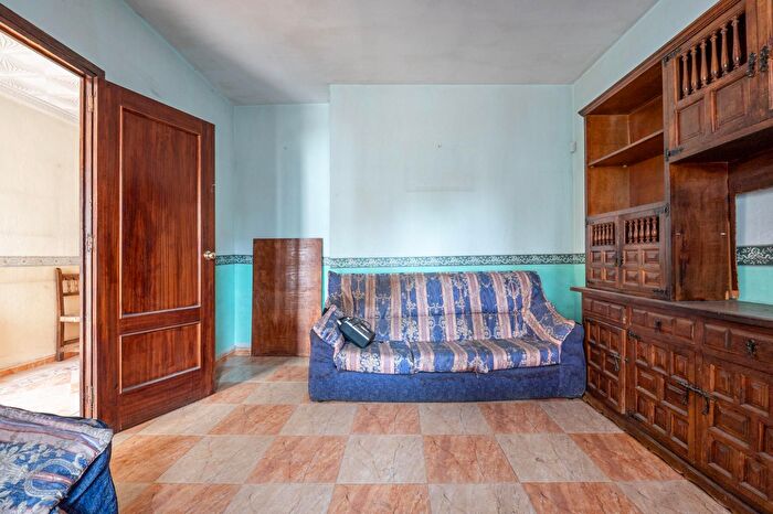 Casas en venta y pisos alquiler - 3