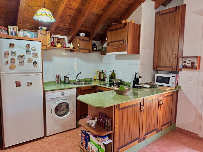 Casas en venta y pisos alquiler - 3