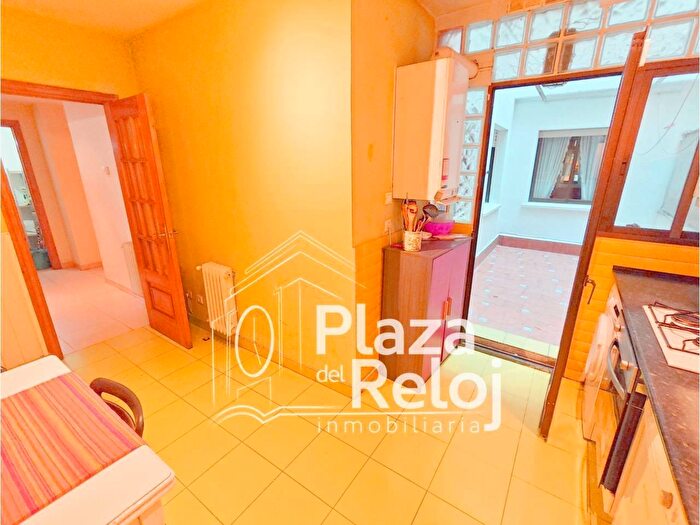 Casas en venta y pisos alquiler - 3