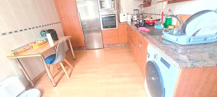 Casas en venta y pisos alquiler - 2