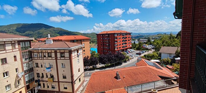 Piso en venta en Abanto y Ciérvanaabanto Zierbena, Bizkaia de 3 habitaciones