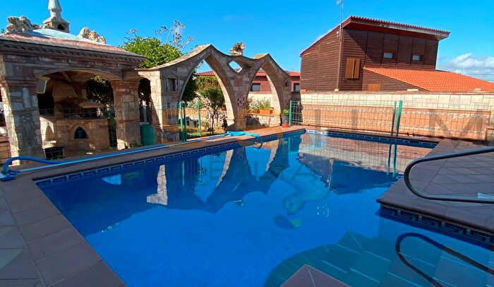 Casas en venta y pisos alquiler - 1