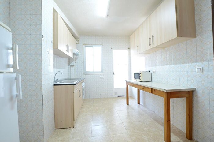 Casas en venta y pisos alquiler - 1