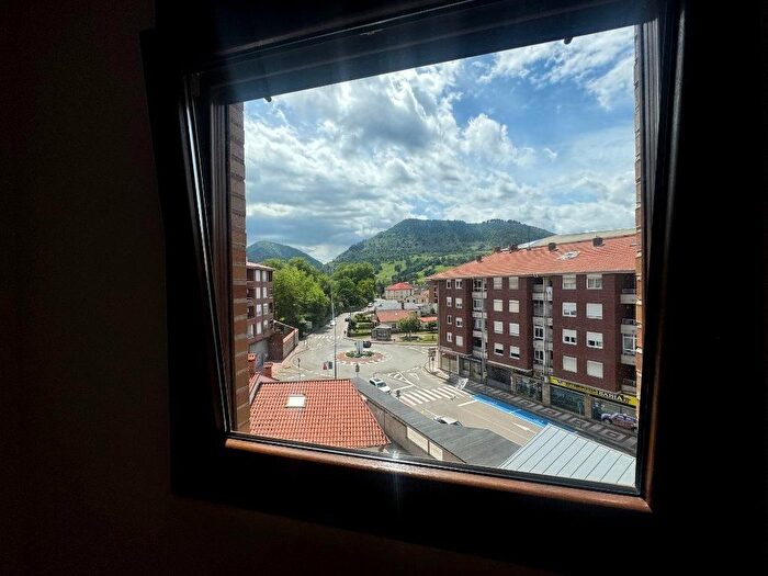 Casas en venta y pisos alquiler - 3