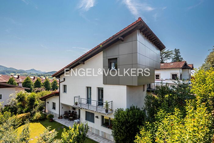 Casas en venta y pisos alquiler - 1