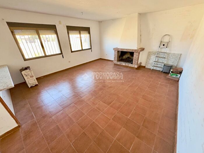 Casas en venta y pisos alquiler - 3