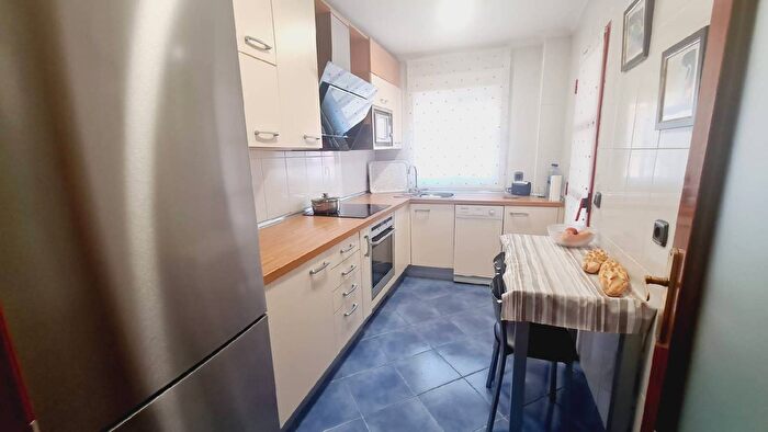 Casas en venta y pisos alquiler - 2