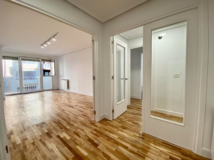 Casas en venta y pisos alquiler - 1