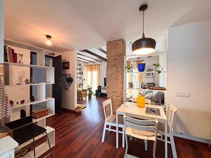 Casas en venta y pisos alquiler - 1