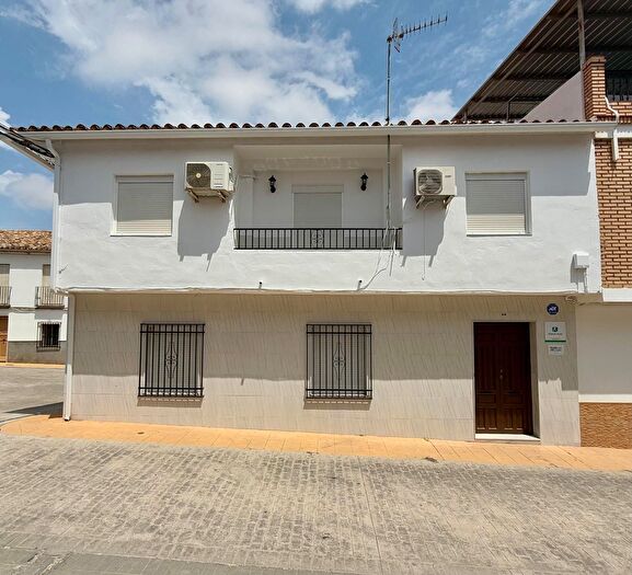 Casa en venta en Encinas Reales, Córdoba de 4 habitaciones