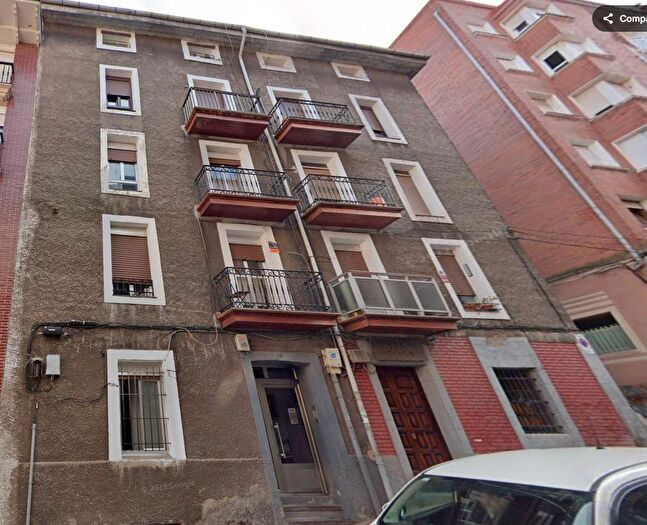 Casas en venta y pisos alquiler - 3