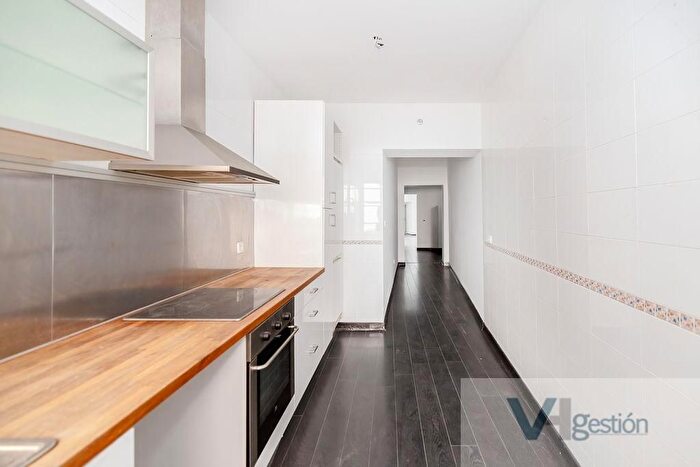 Casas en venta y pisos alquiler - 1