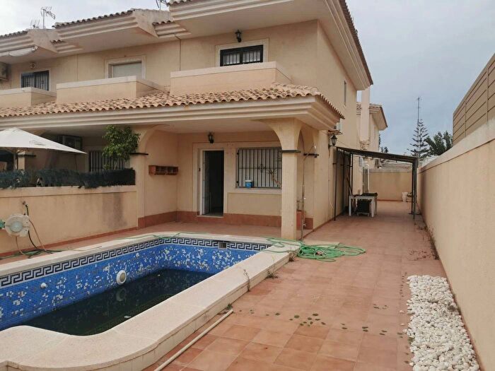 Casas en venta y pisos alquiler - 1
