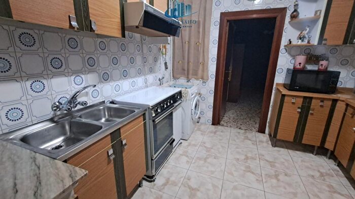 Casas en venta y pisos alquiler - 3