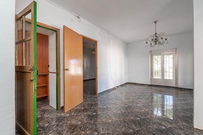 Casas en venta y pisos alquiler - 2