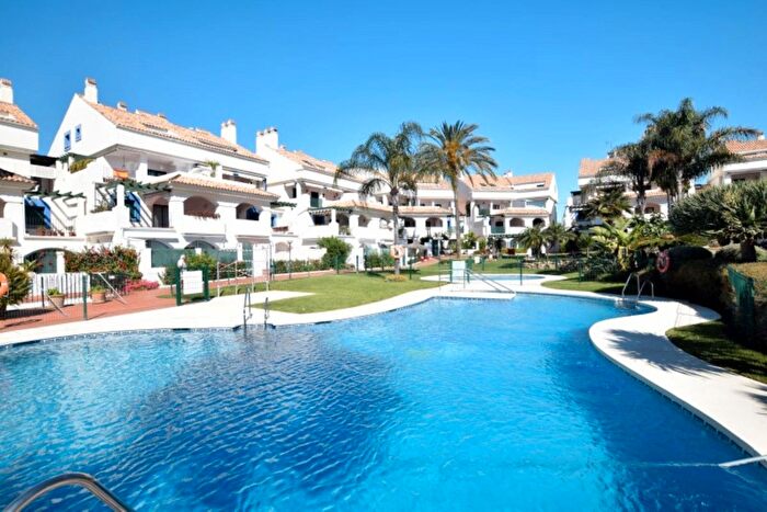 Piso en venta en San Pedro de Alcántara, San Pedro de Alcántara pueblo de 3 habitaciones