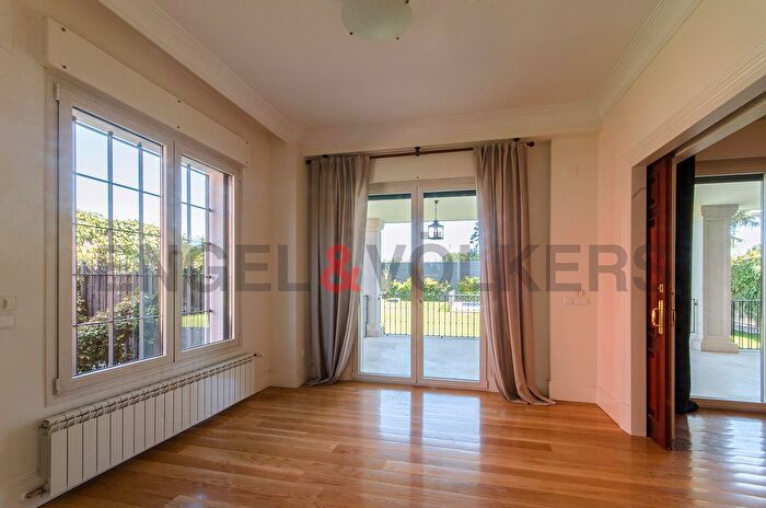 Casas en venta y pisos alquiler - 3