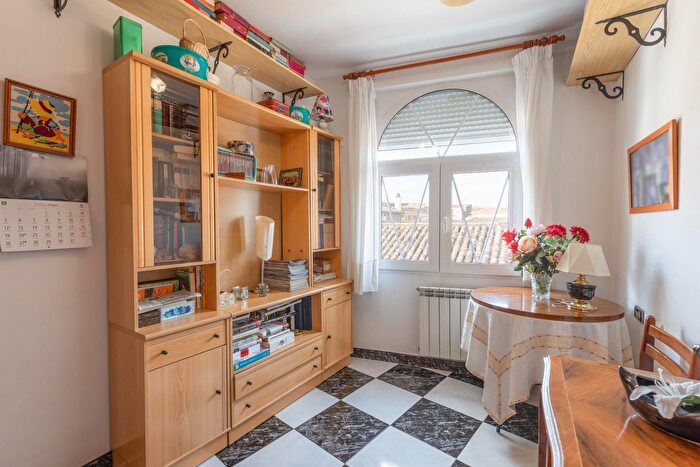 Casas en venta y pisos alquiler - 2